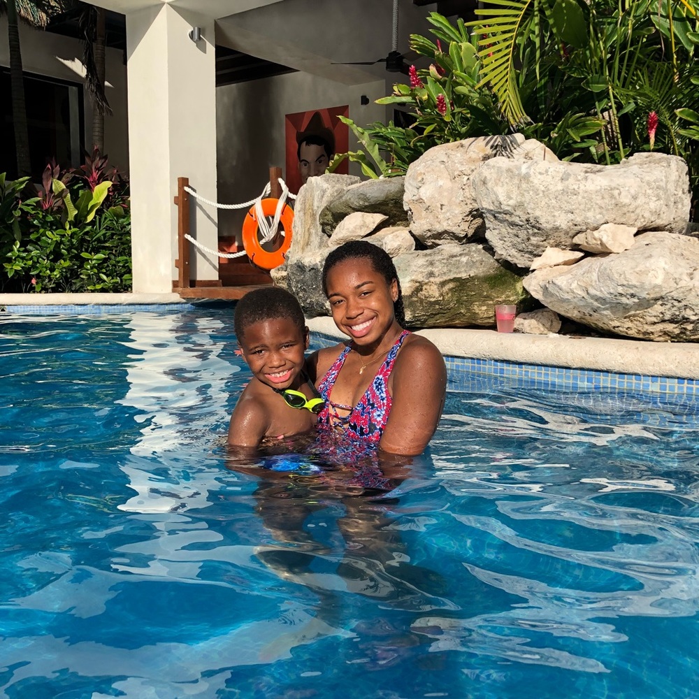 Meet your Posher, Cherrish